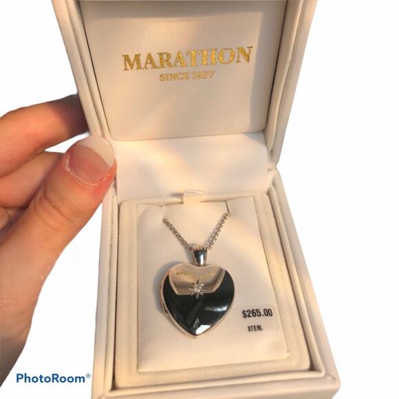 Brand new Heart Locket 20” chain - Picture 1 of 4